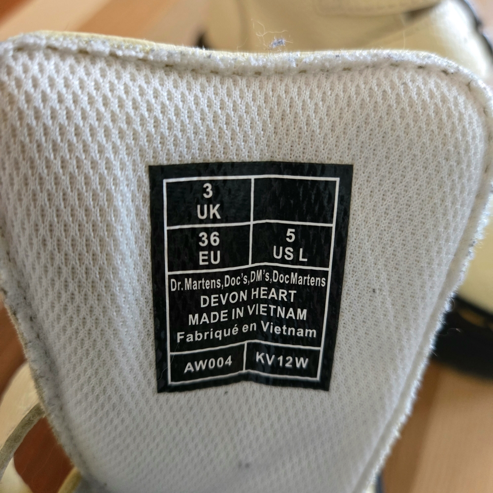 Dr. Martens Devon Ivory Boots with Heart Buckles Like New Condition - Picture 5 of 6